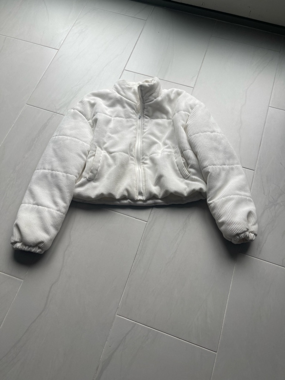 SHEIN White Cropped Puffer Jacket